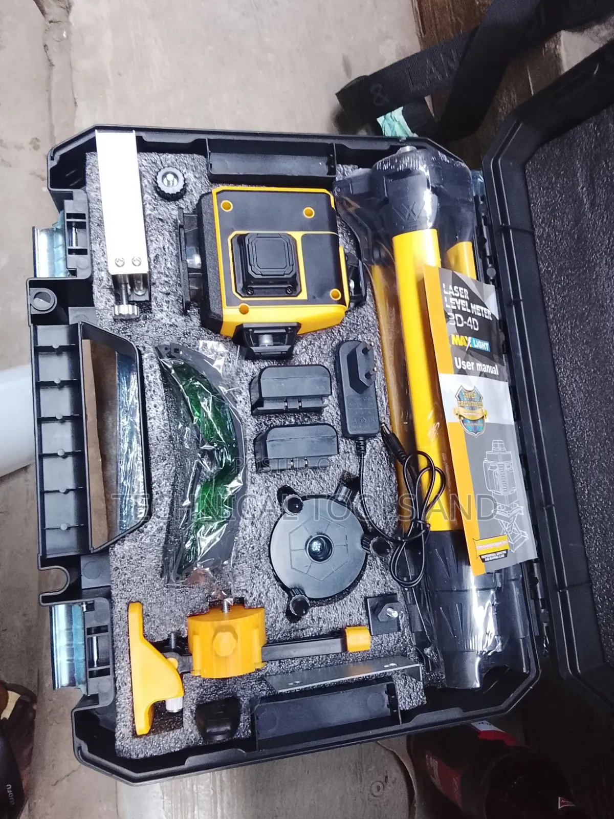 DEWALT 4×360° 3d/4d Green Laser Level Kit, With Tripod
