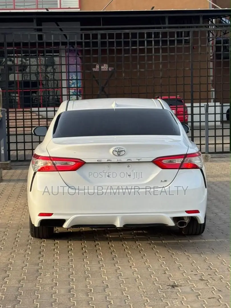 Toyota Camry 2019 White