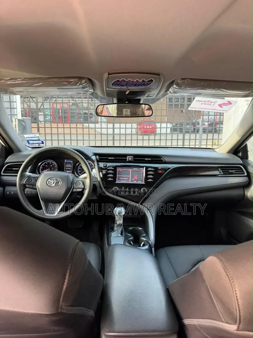 Toyota Camry 2019 White