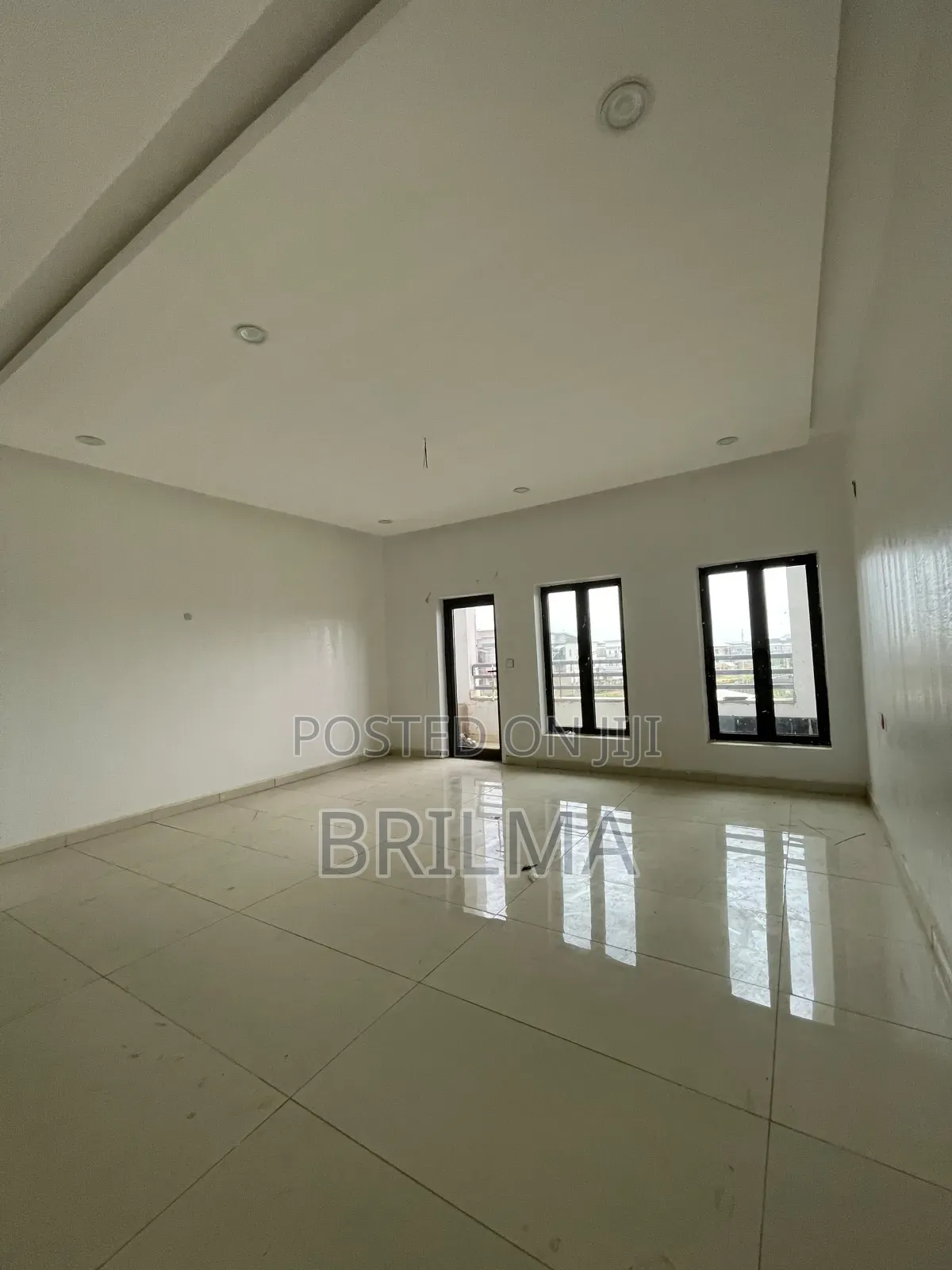 4bdrm Duplex in Jahi for sale