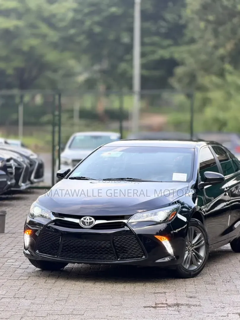Toyota Camry 2016 Black