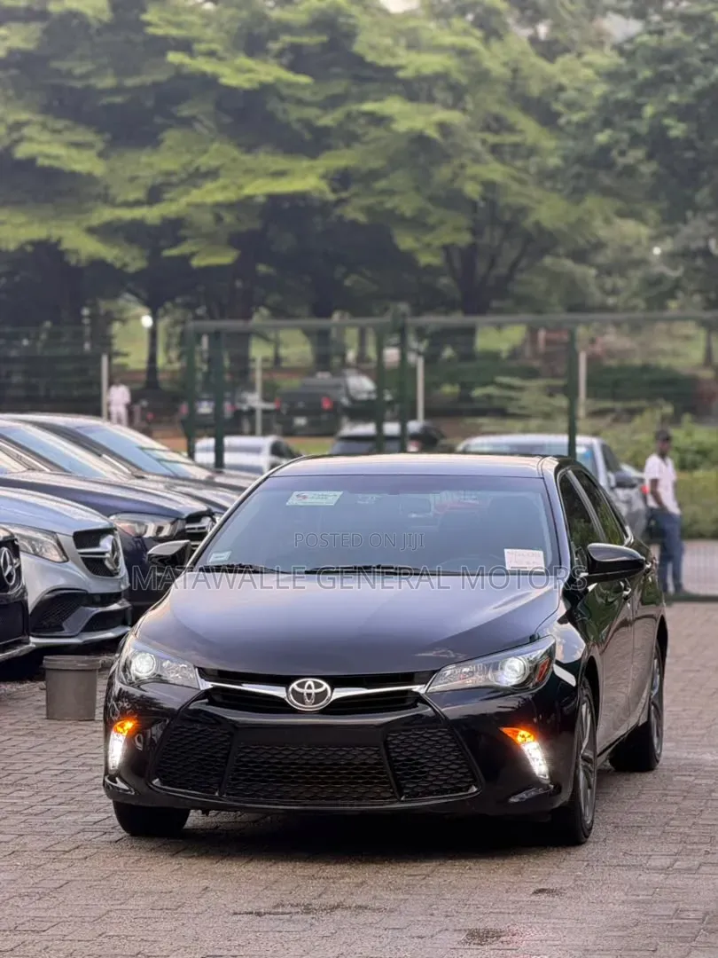 Toyota Camry 2016 Black