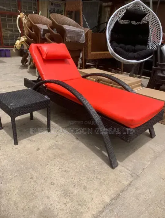 Luxury Poolside Sun Lounger | Swimming Pool Hotel Reclining Chair