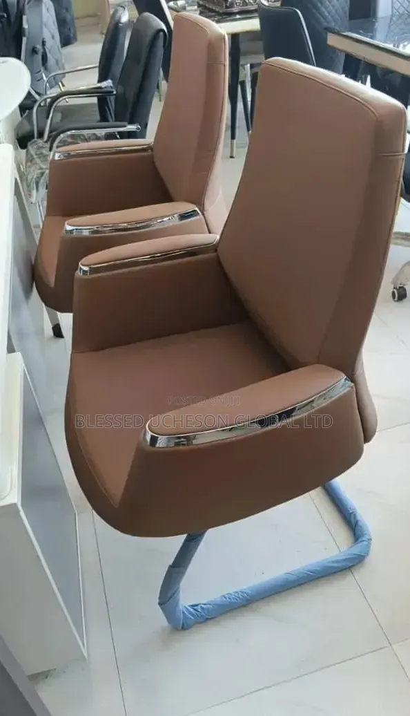 Brand New Luxury Executive Visitor Chair / Office Guest Chair.