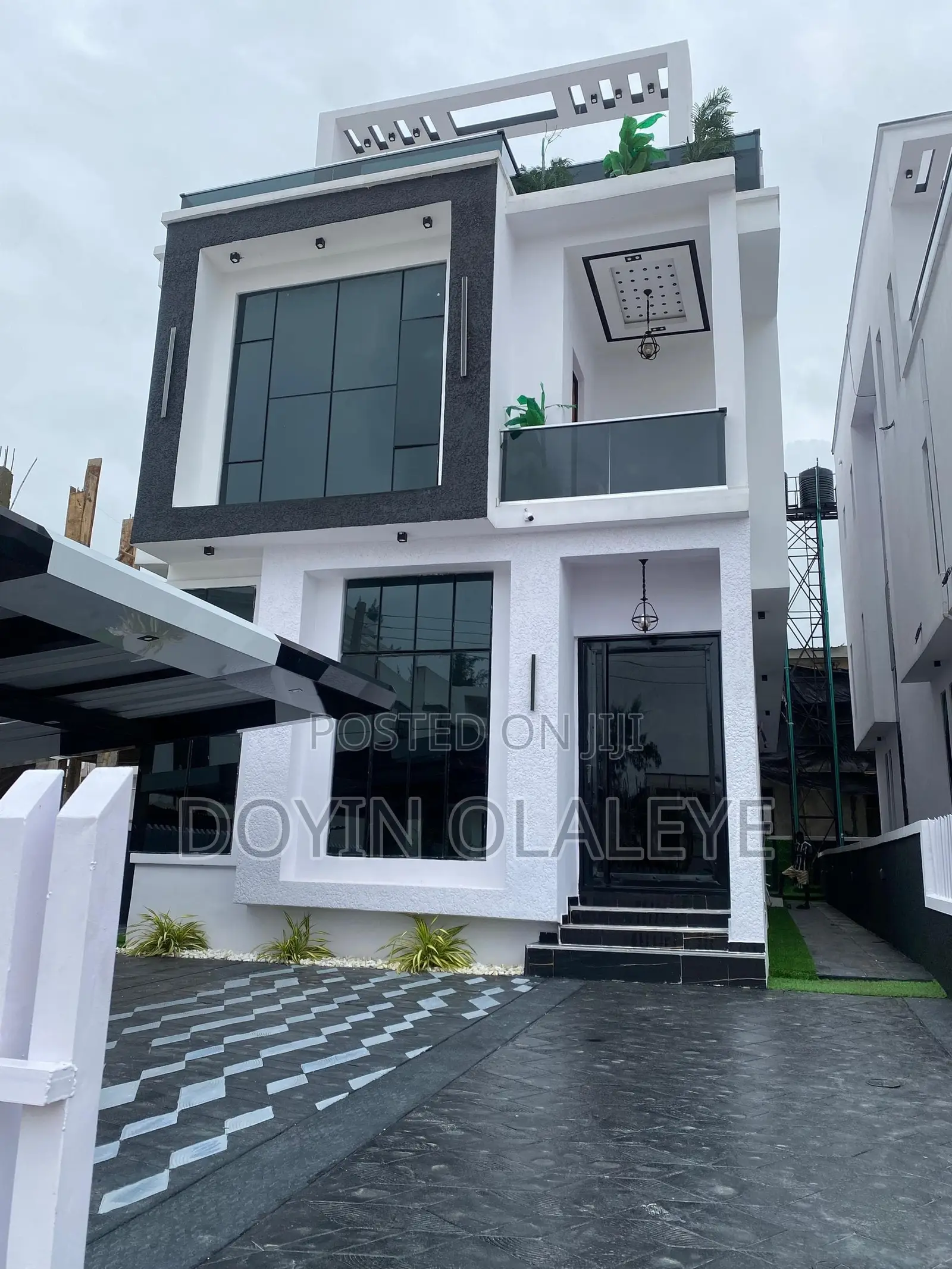 5bdrm Duplex in Ikota for sale