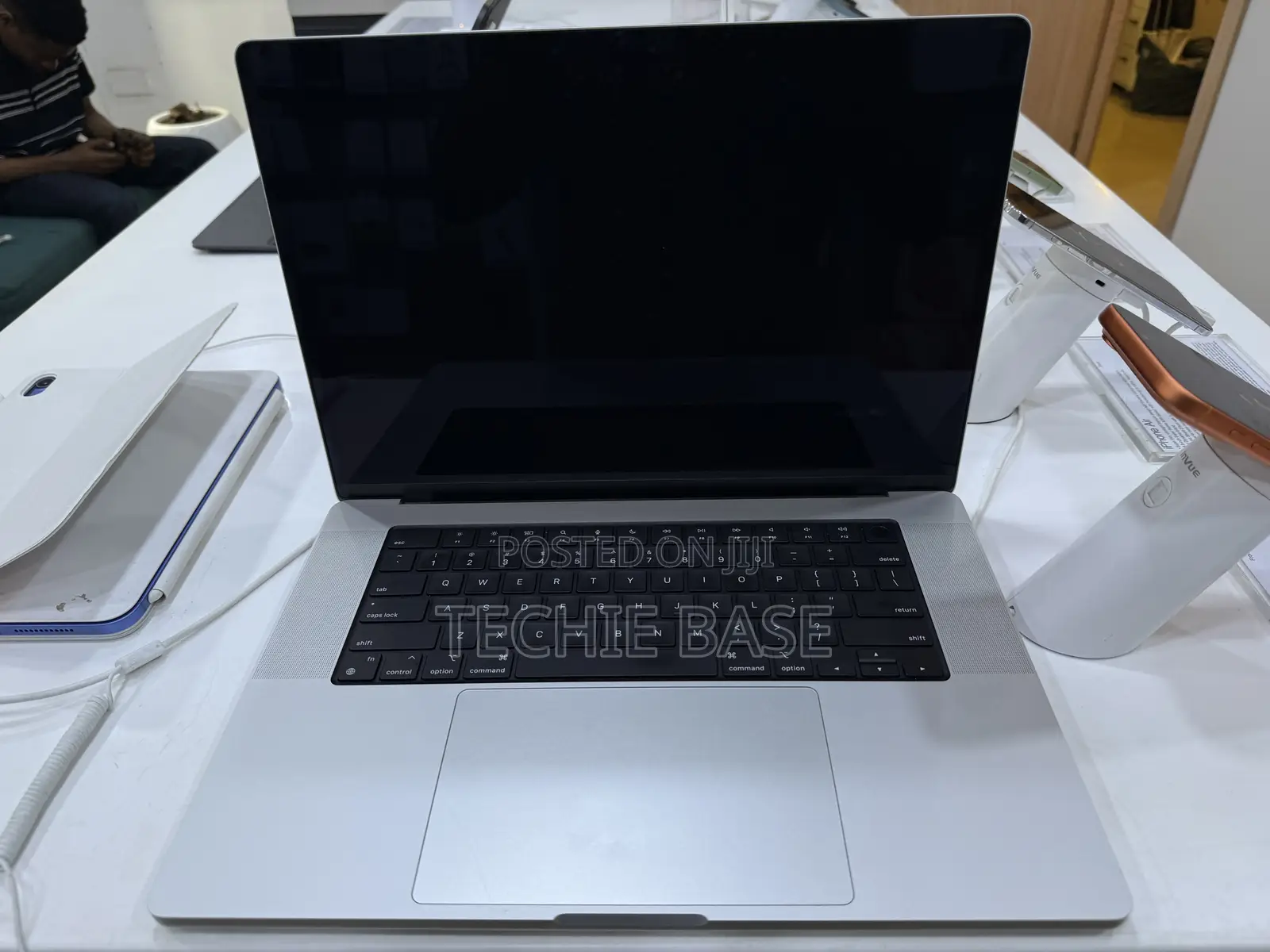 Laptop Apple MacBook Pro 2021 M1 32GB Apple M1 Pro SSD 512GB