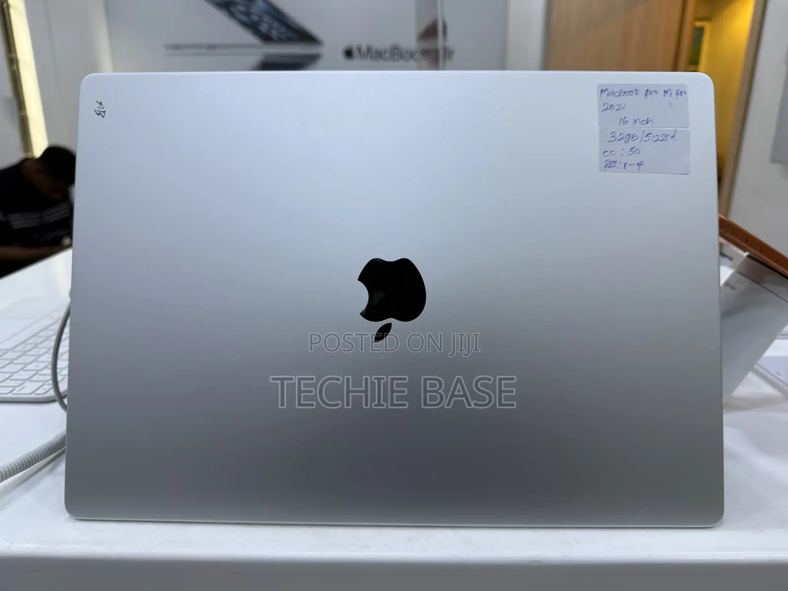 Laptop Apple MacBook Pro 2021 M1 32GB Apple M1 Pro SSD 512GB