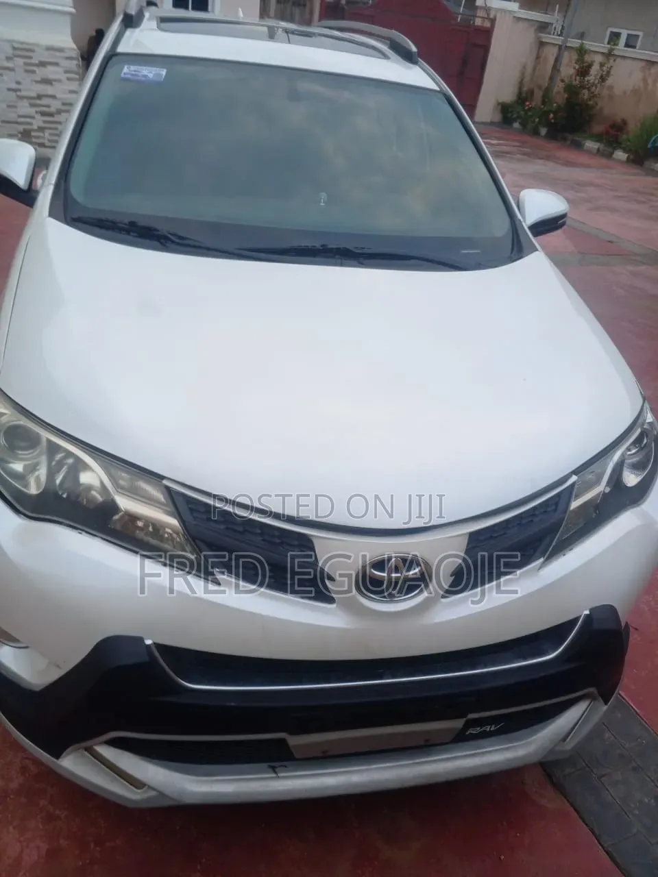 Toyota RAV4 XLE AWD (2.5L 4cyl 6A) 2016 White