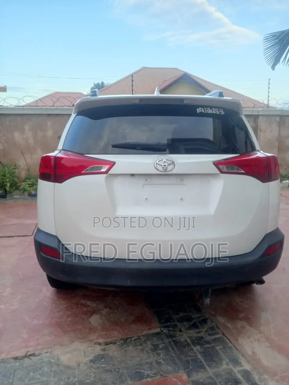 Toyota RAV4 XLE AWD (2.5L 4cyl 6A) 2016 White