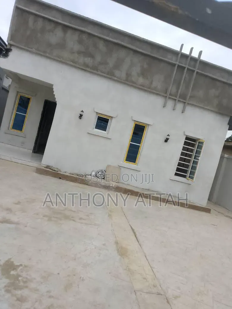 Furnished 8bdrm Bungalow in Governor Road, Pen Cinema for sale
