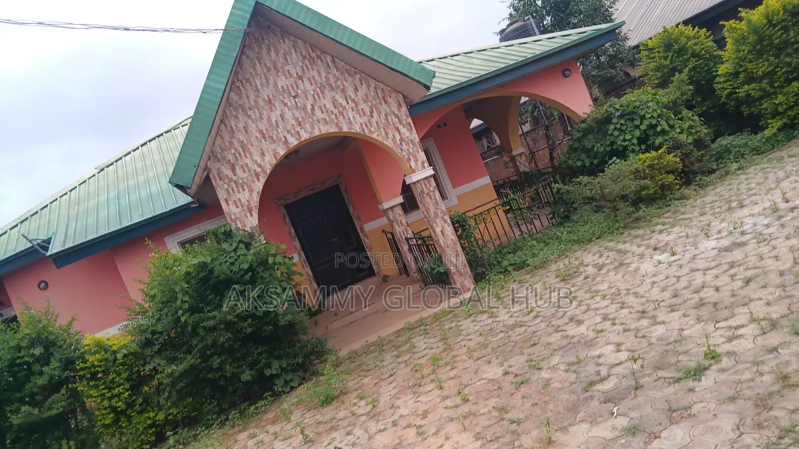 3bdrm Bungalow in Bodija, Ibadan for sale
