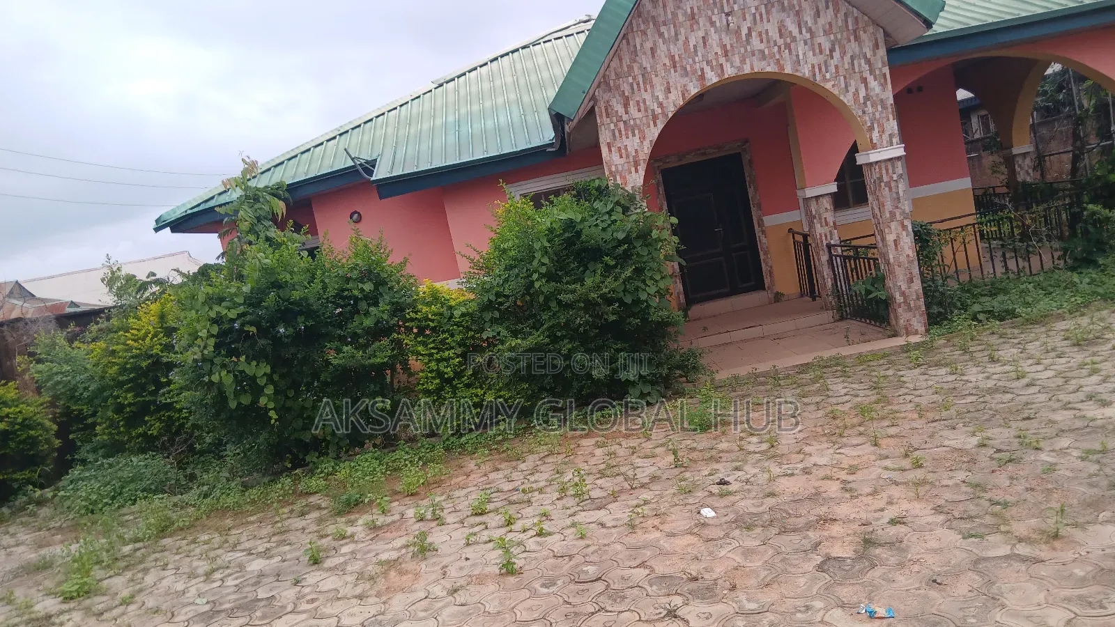 3bdrm Bungalow in Bodija, Ibadan for sale