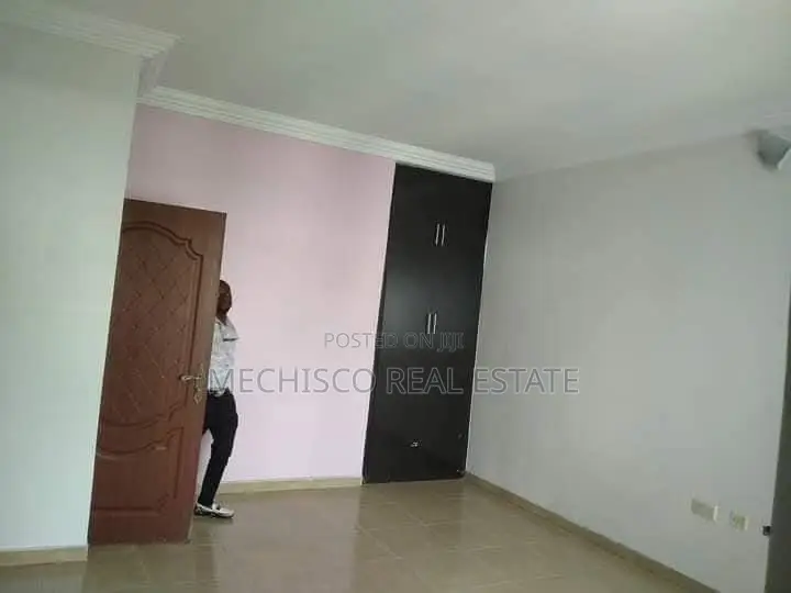 6bdrm Duplex in Rumuodara for sale