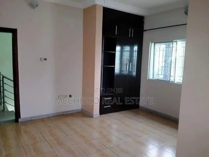 6bdrm Duplex in Rumuodara for sale