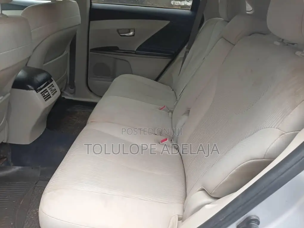 Toyota Venza LE 2009 Silver