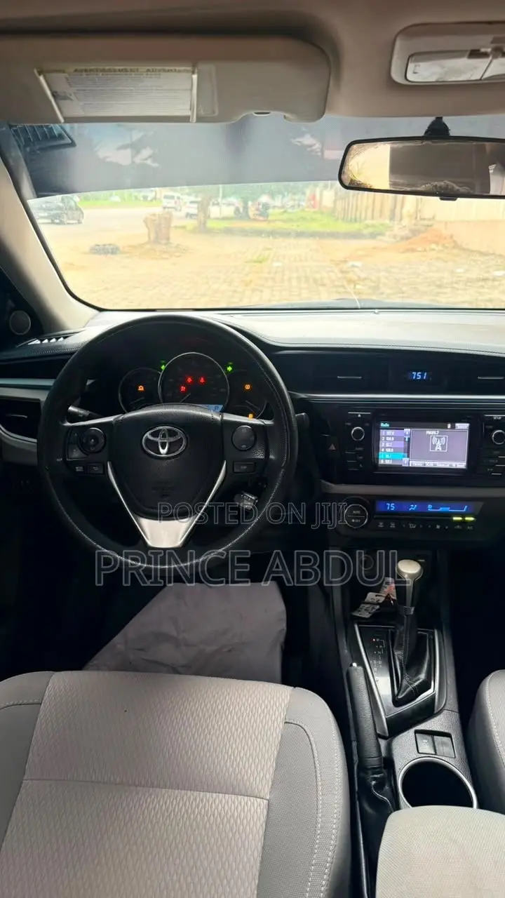 Toyota Corolla 2015 Black