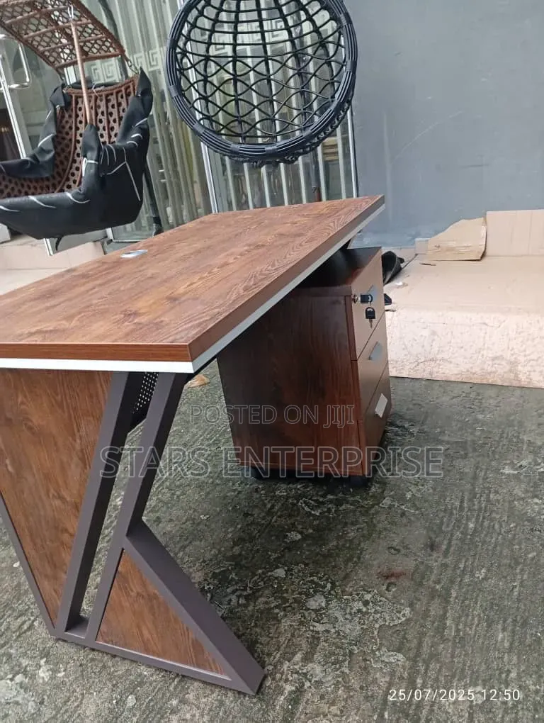 Office Table / Modern Study Desk