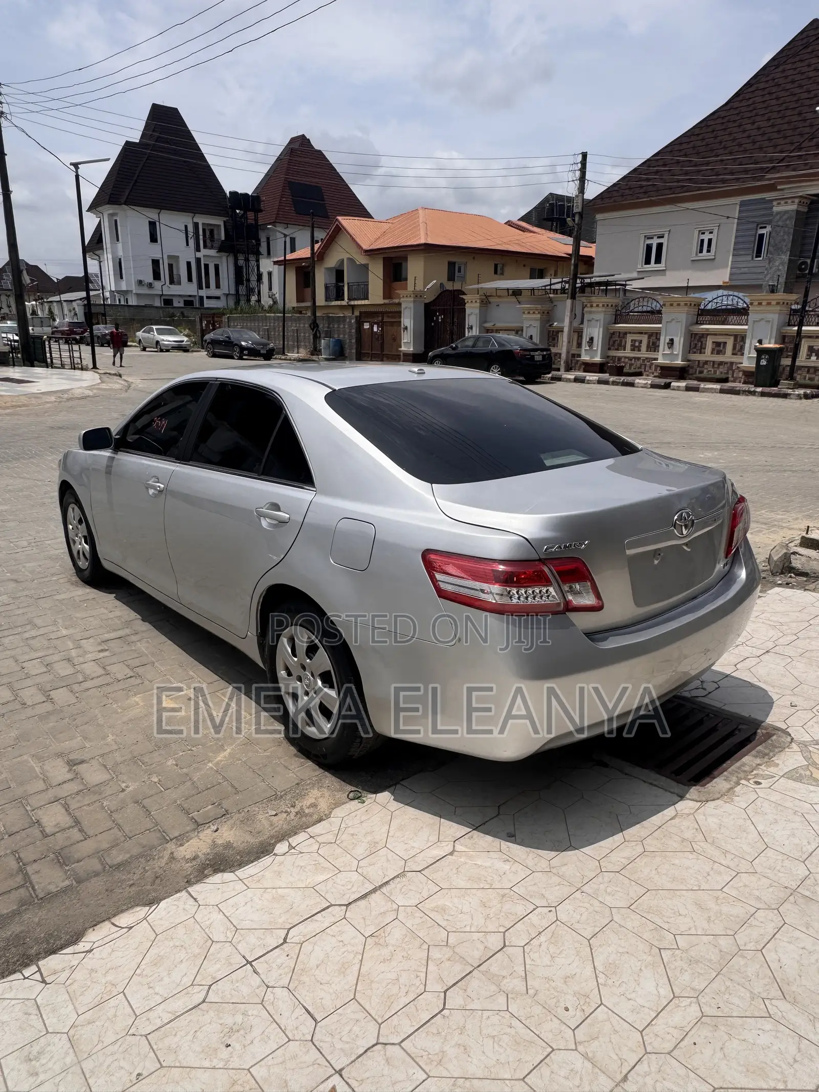 Toyota Camry LE 4dr Sedan (2.5L 4cyl 6A) 2011 Silver