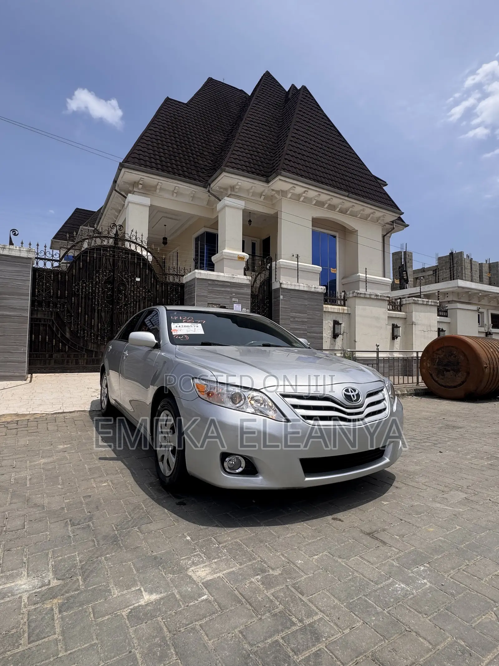 Toyota Camry LE 4dr Sedan (2.5L 4cyl 6A) 2011 Silver