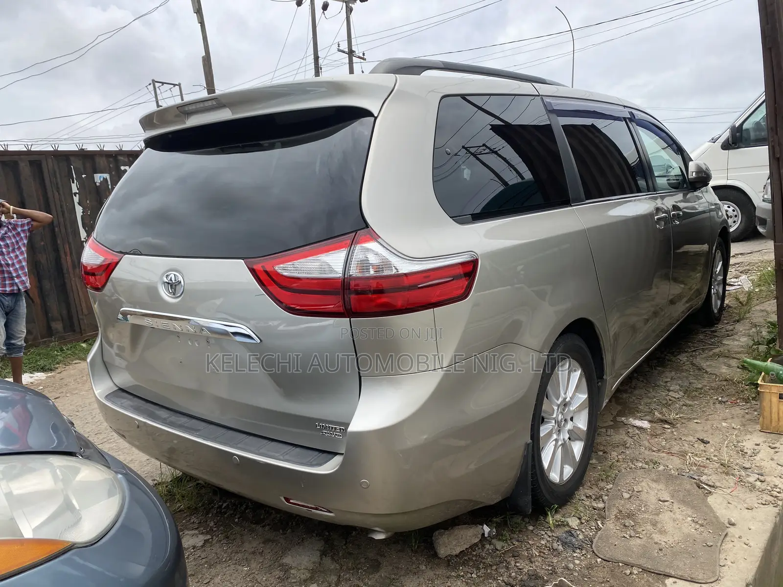 Toyota Sienna Limited Premium 7-Passenger 4dr Minivan (3.5L 6cyl 6A)