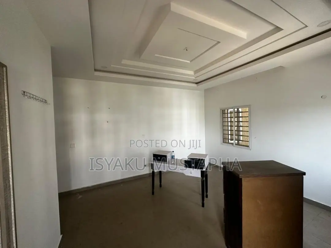 4bdrm Block of Flats in Life Camp for sale
