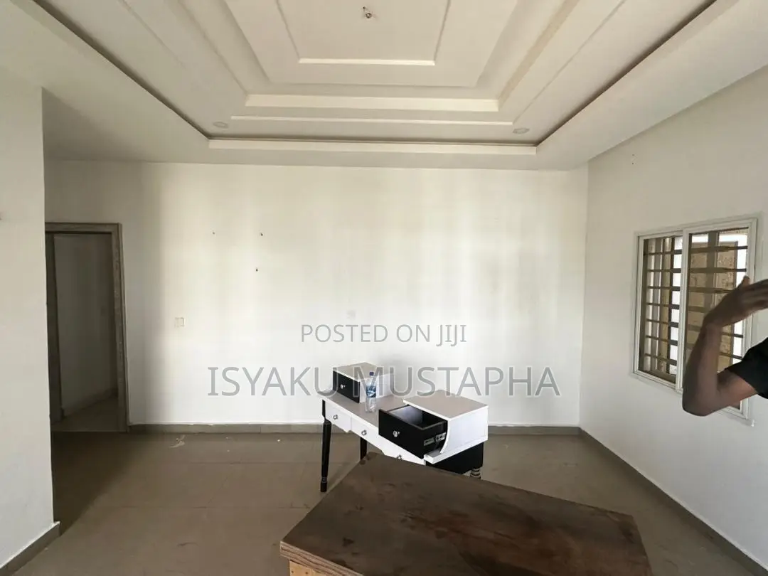 4bdrm Block of Flats in Life Camp for sale