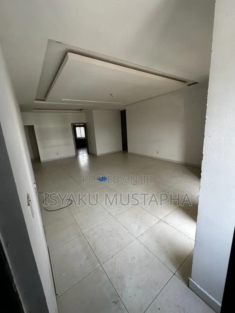 4bdrm Block of Flats in Life Camp for sale