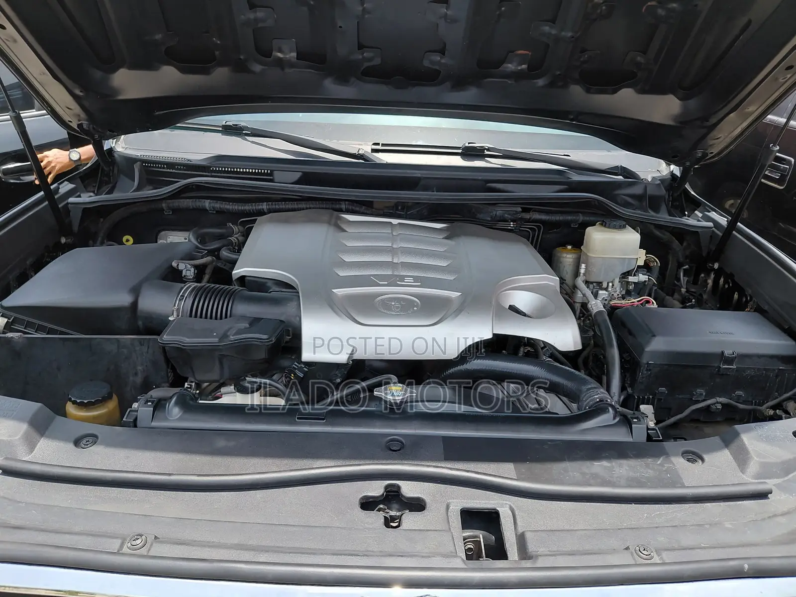 Toyota Land Cruiser 5.7 V8 GXR 2017 Black