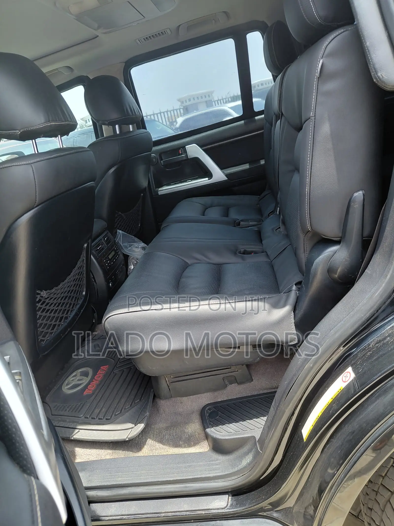 Toyota Land Cruiser 5.7 V8 GXR 2017 Black