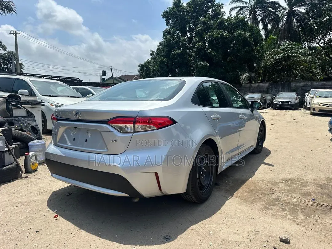 Toyota Corolla 2021 Silver