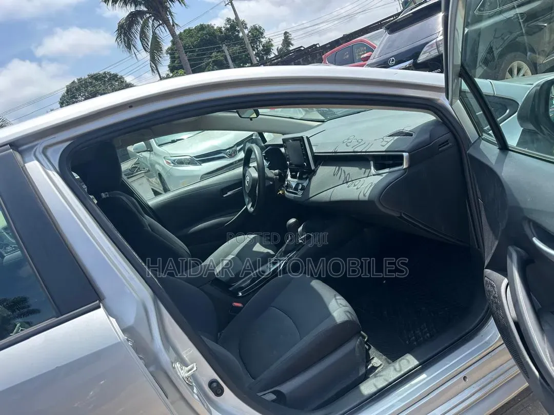 Toyota Corolla 2021 Silver