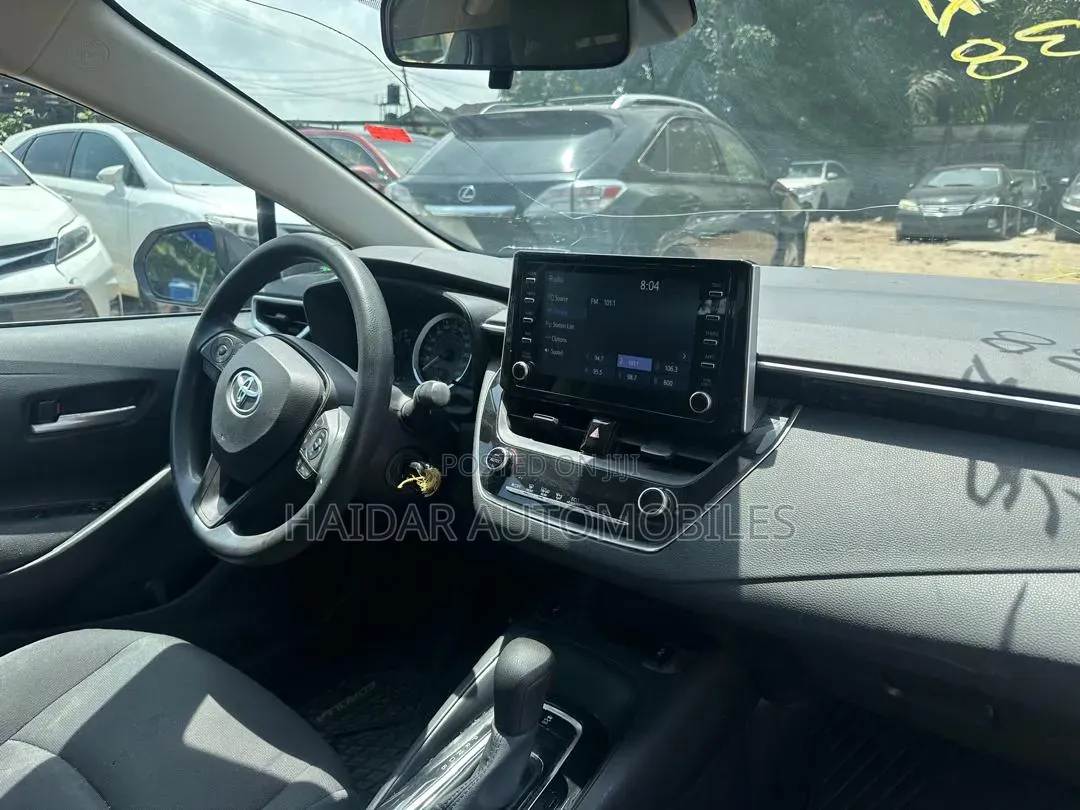 Toyota Corolla 2021 Silver