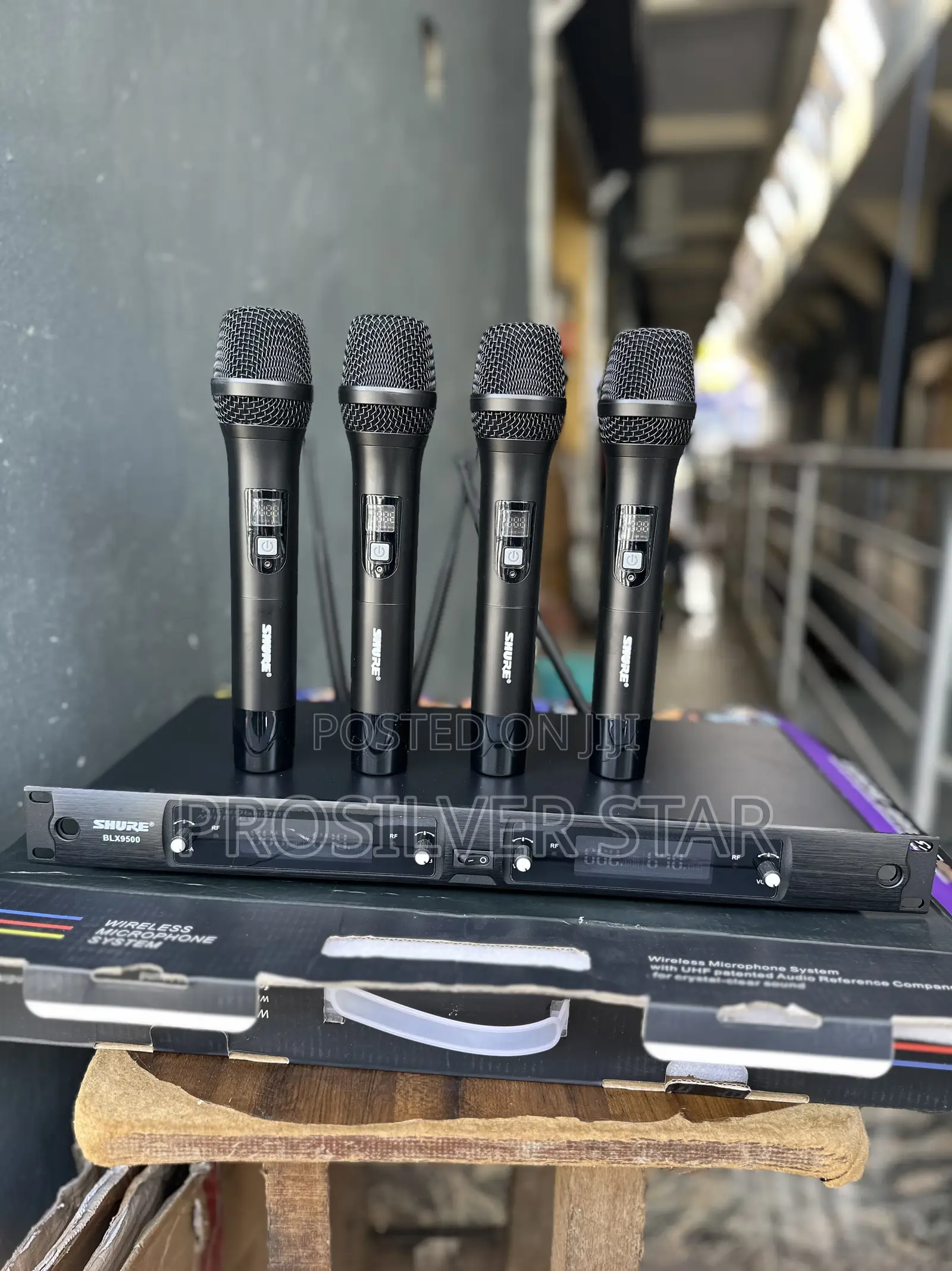 Shure BLX9500 Vocal Artist UHF Wireless Microphone System