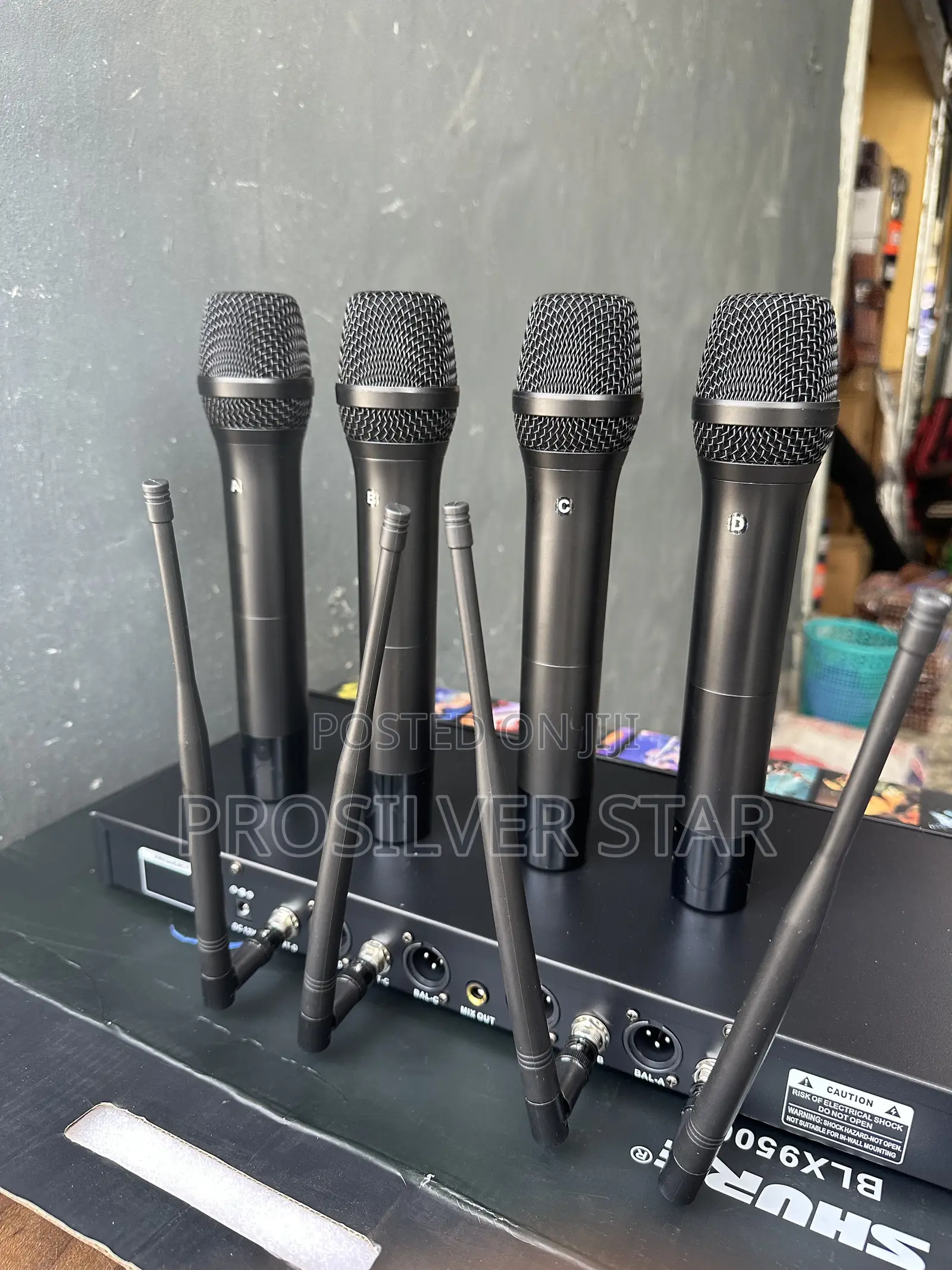 Shure BLX9500 Vocal Artist UHF Wireless Microphone System