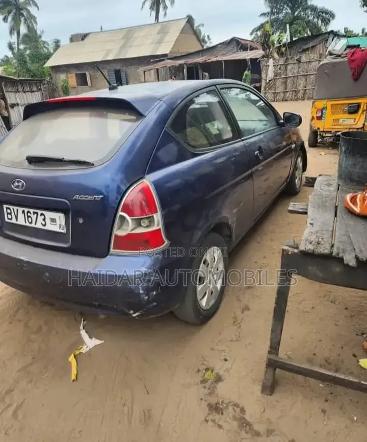 Hyundai Accent 2011 Blue