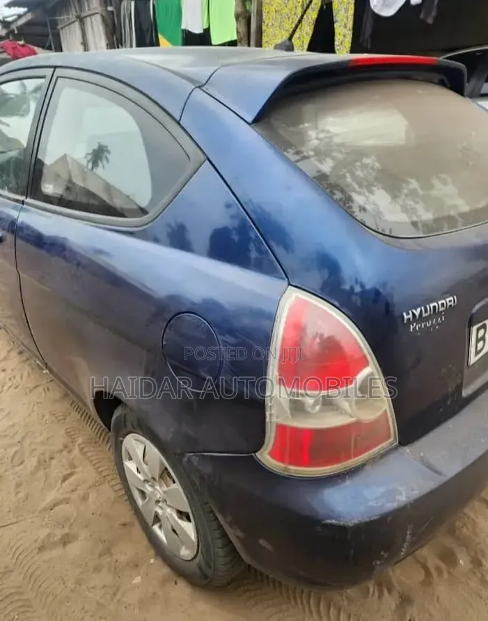 Hyundai Accent 2011 Blue