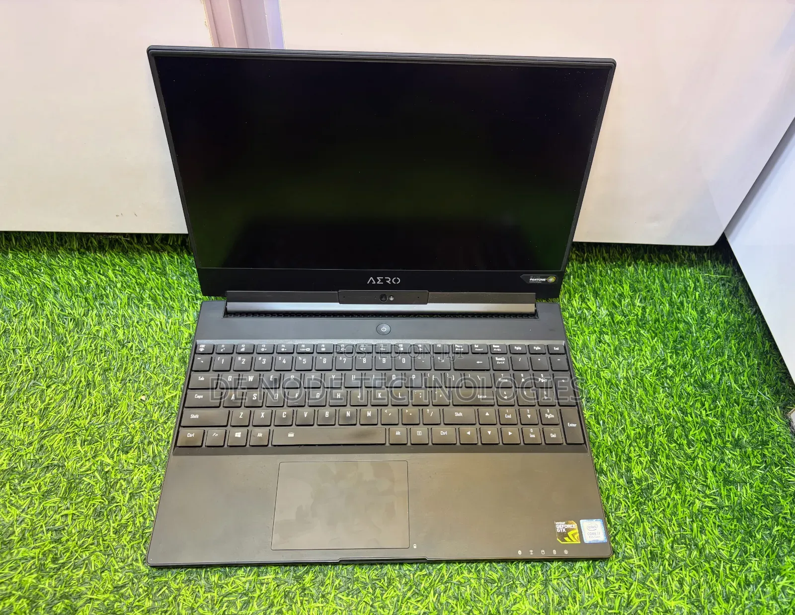 Laptop Gigabyte AERO 15 16GB Intel Core i7 SSD 256GB