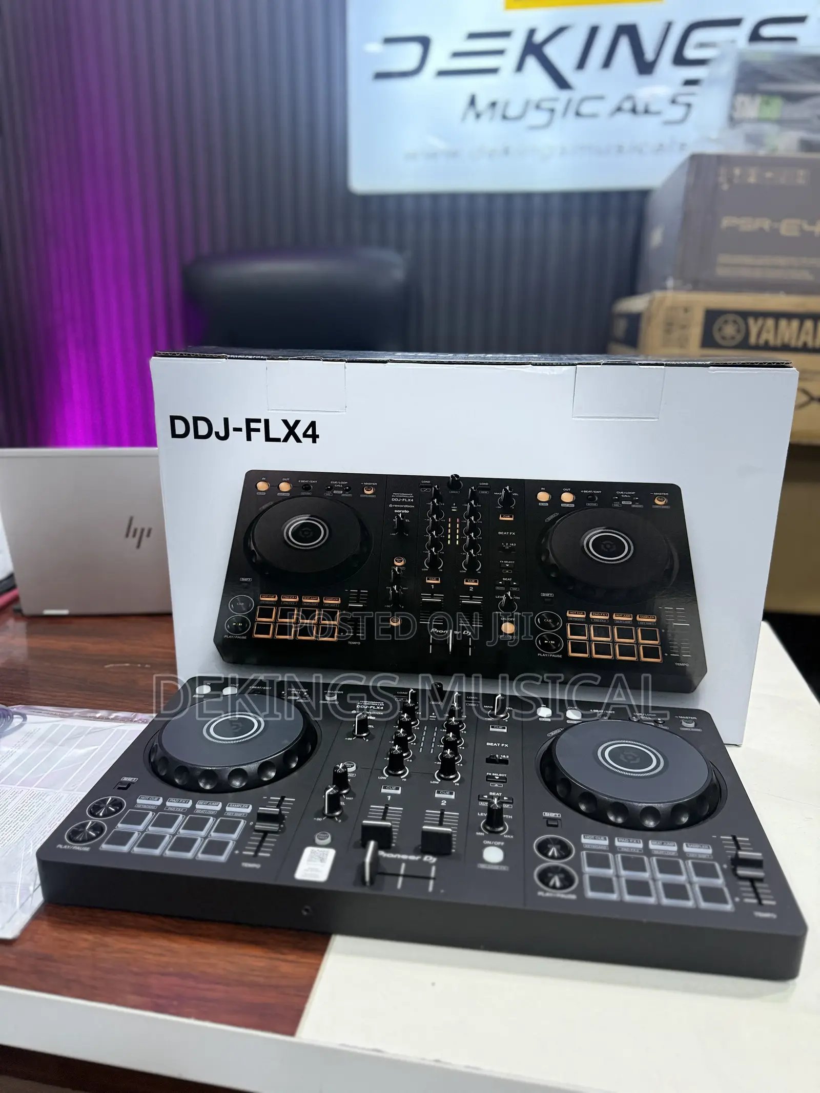 Pioneer DJ DDJ-FLX4 Controller