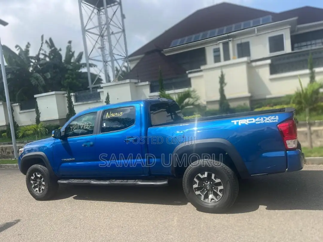 Toyota Tacoma TRD Off Road 2017 Blue
