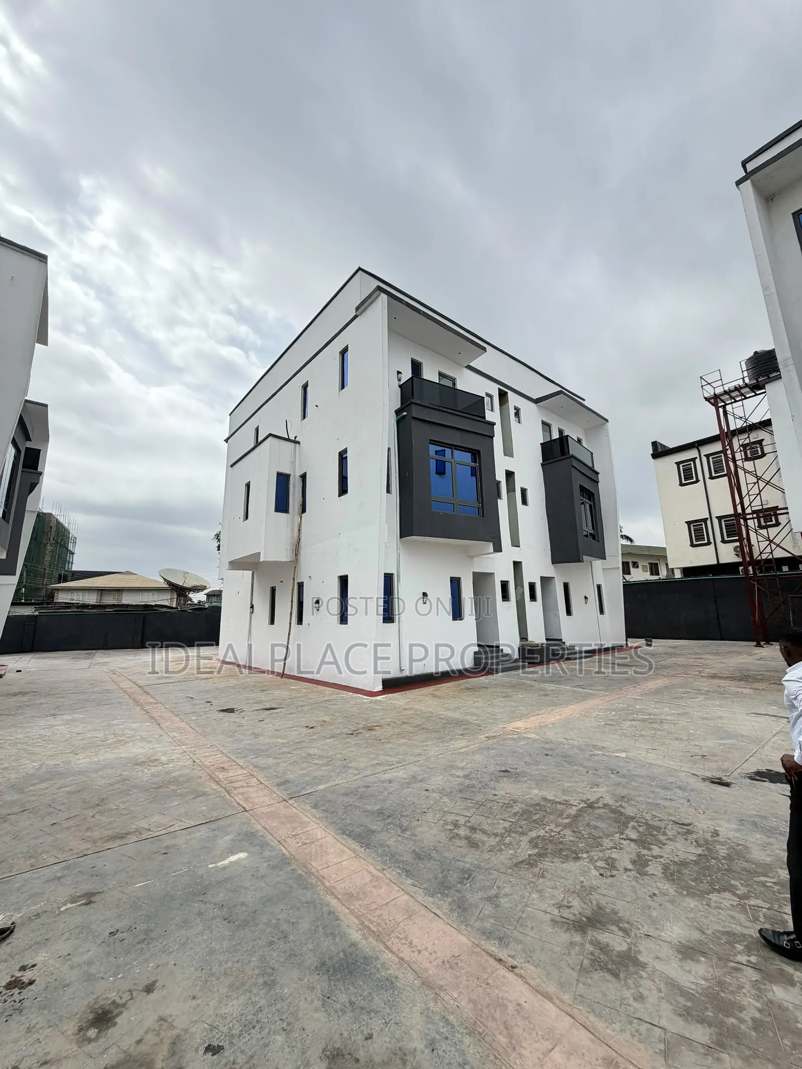 4bdrm Duplex in Lekki Phase 1 for sale