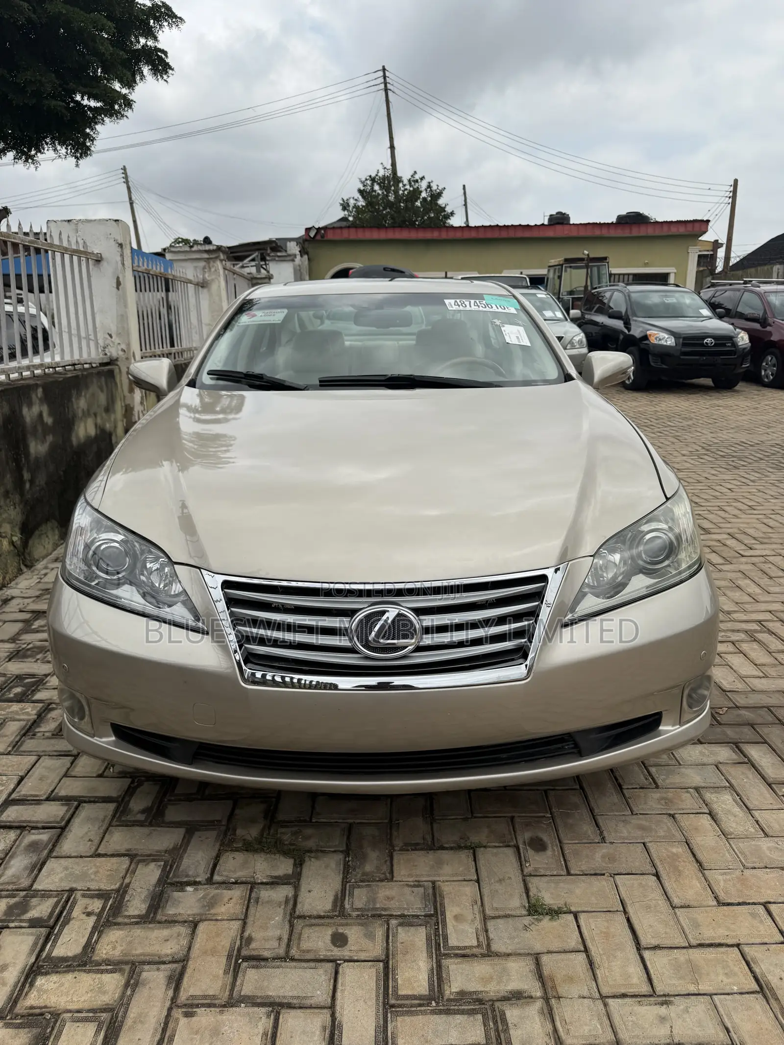Lexus ES 350 2010 Gold