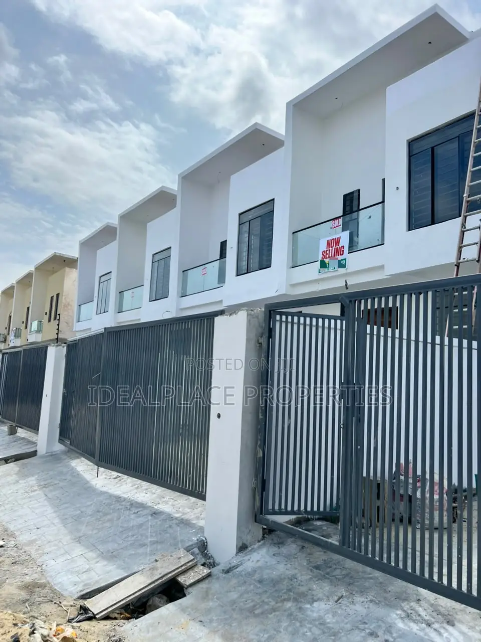 4bdrm Townhouse/Terrace in Ikota for sale