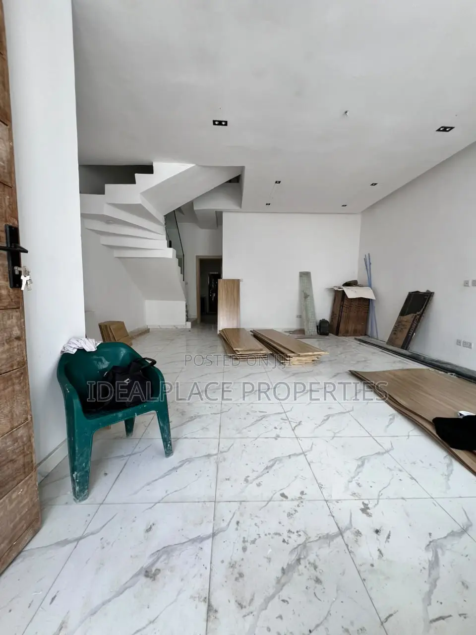 4bdrm Townhouse/Terrace in Ikota for sale