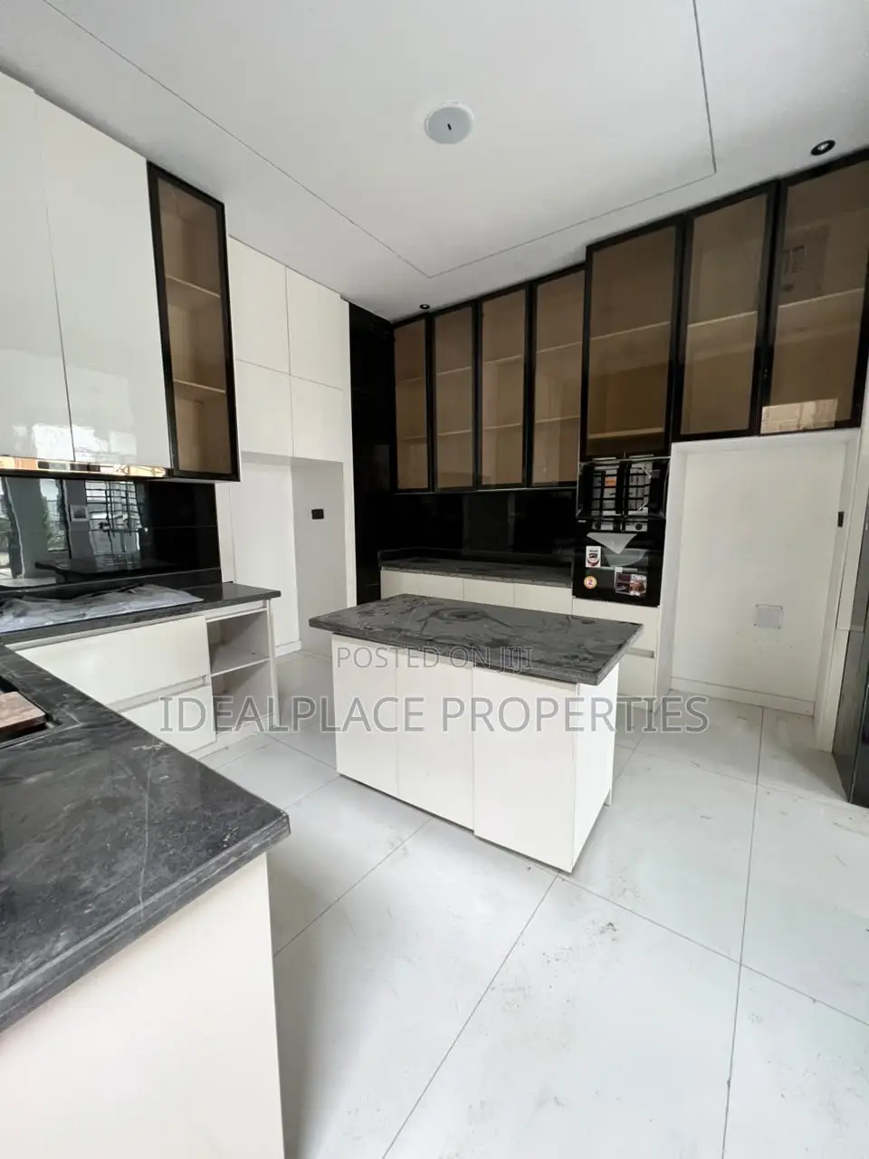 4bdrm Duplex in Ikota for sale