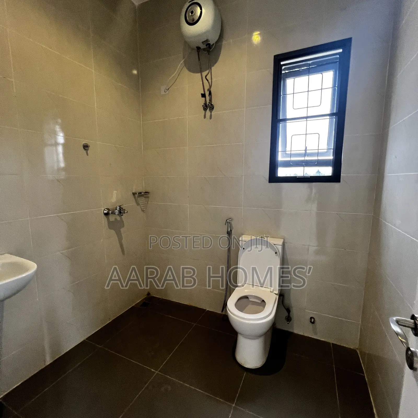 3bdrm Block of Flats in Gwarinpa for rent