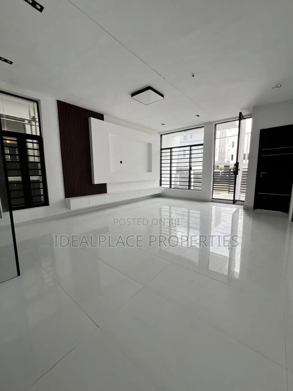 4bdrm Duplex in Ikota for sale