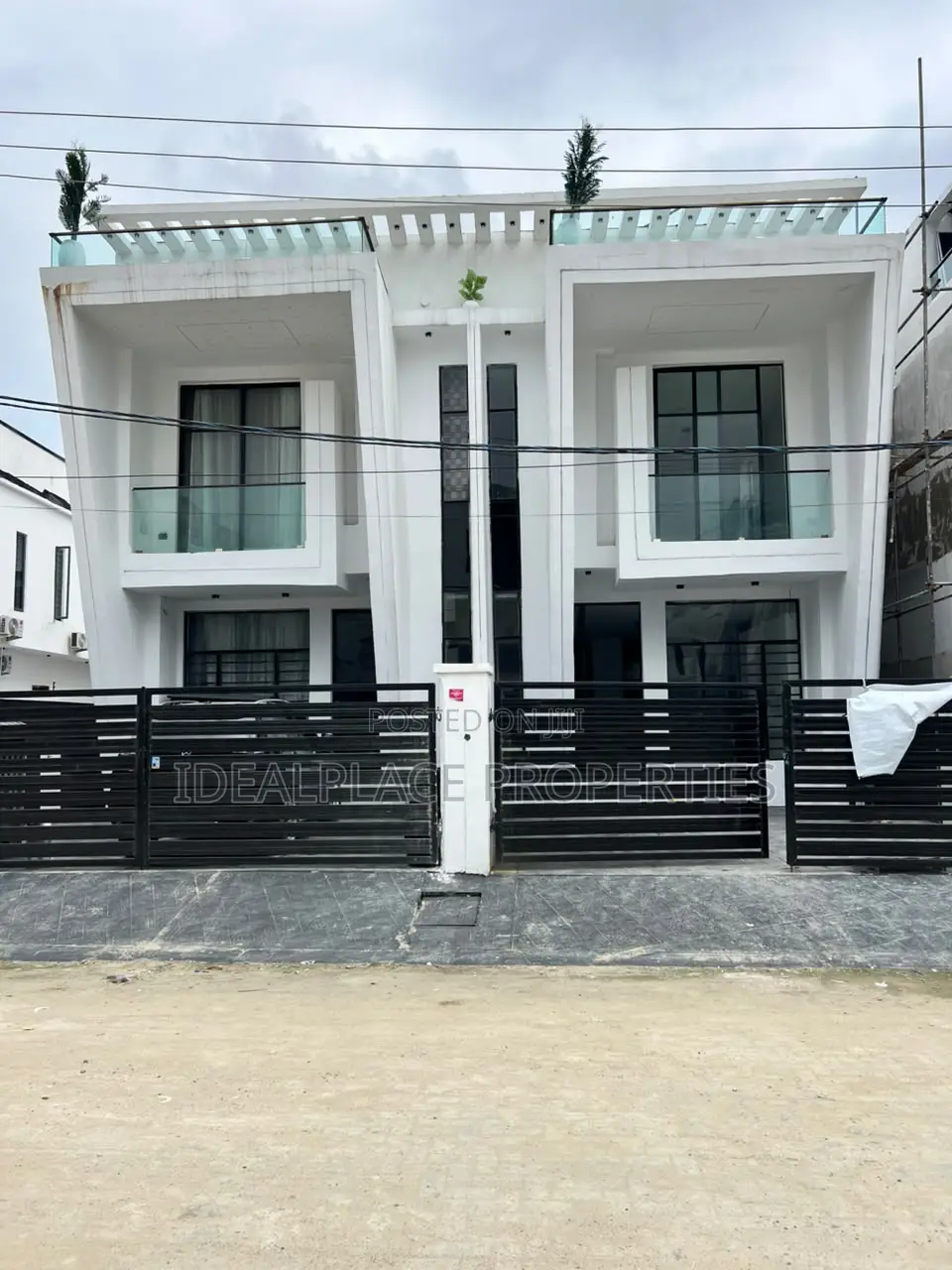 4bdrm Duplex in Ikota for sale