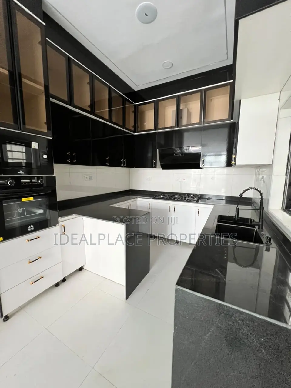 4bdrm Duplex in Ikota for sale