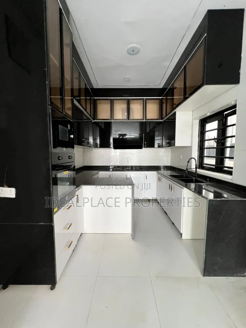 4bdrm Duplex in Ikota for sale