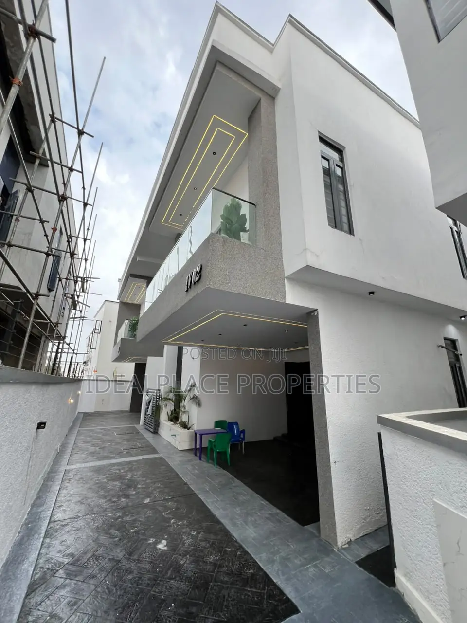 4bdrm Duplex in Ikota for sale